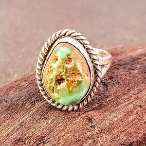 Old Pawn Navajo Organic Green Pear Shaped Bezel Set Turquoise Ring Band